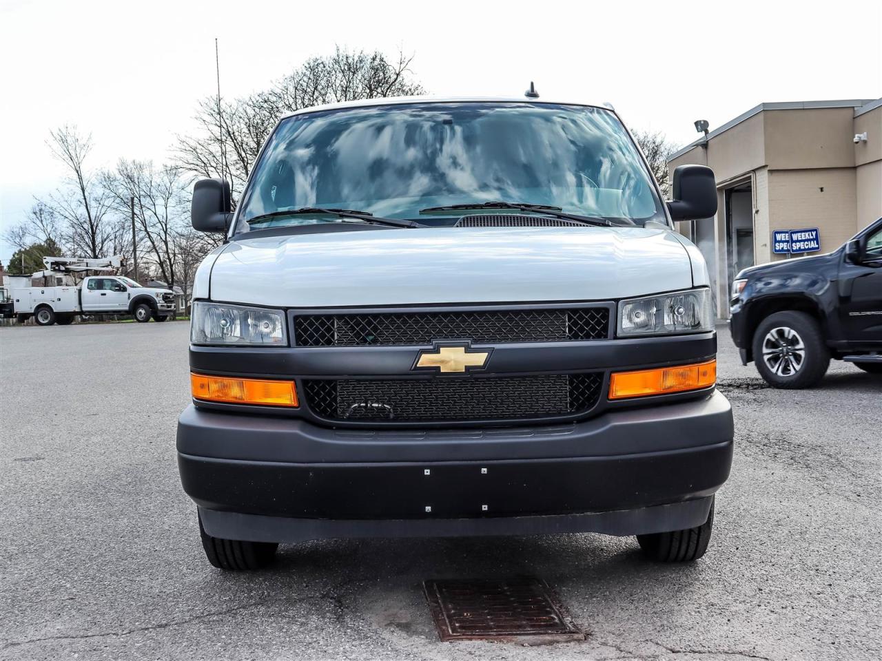 2024 Chevrolet Express 1 Ton Photo