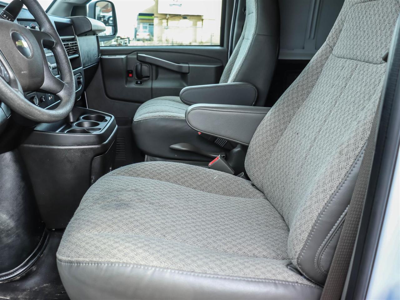 2024 Chevrolet Express 1 Ton Photo