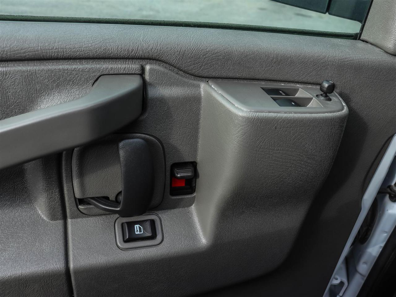 2024 Chevrolet Express 1 Ton Photo