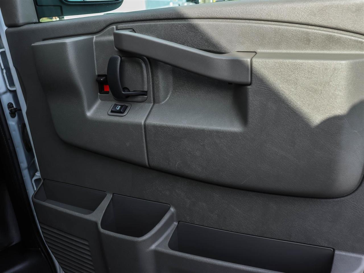 2024 Chevrolet Express 1 Ton Photo