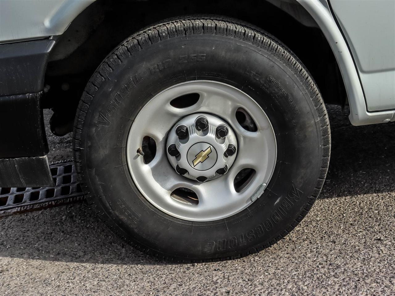 2024 Chevrolet Express 1 Ton Photo