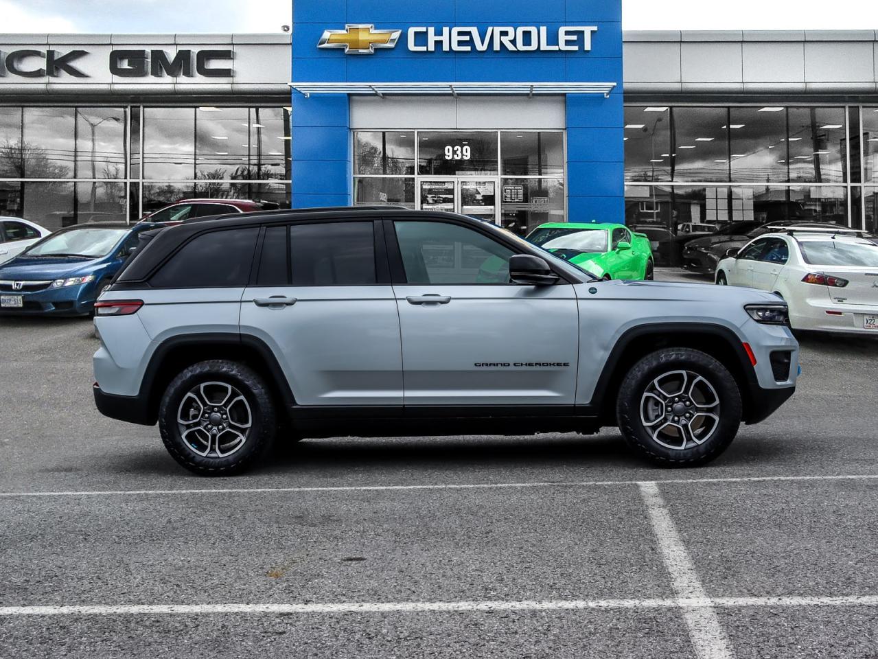 2022 Jeep Grand Cherokee 4xe Trailhawk 4xe Photo2
