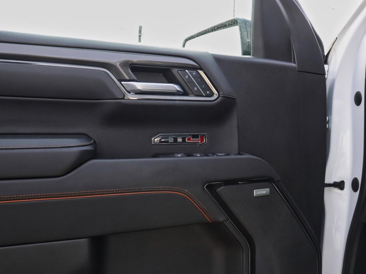 2023 GMC Sierra 1500 AT4 CREW CAB 4WD Photo