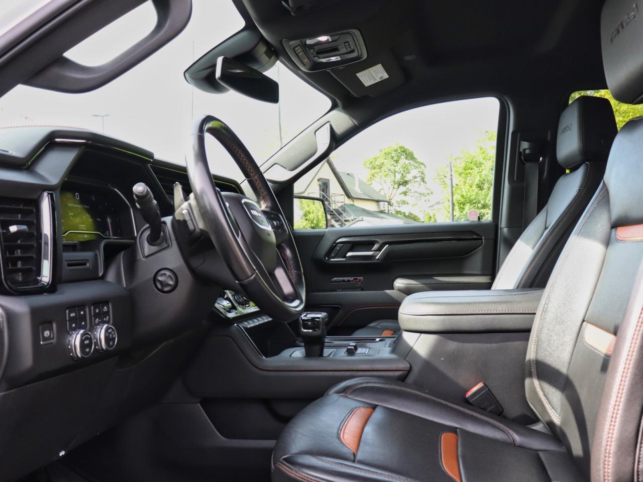 2023 GMC Sierra 1500 AT4 CREW CAB 4WD Photo