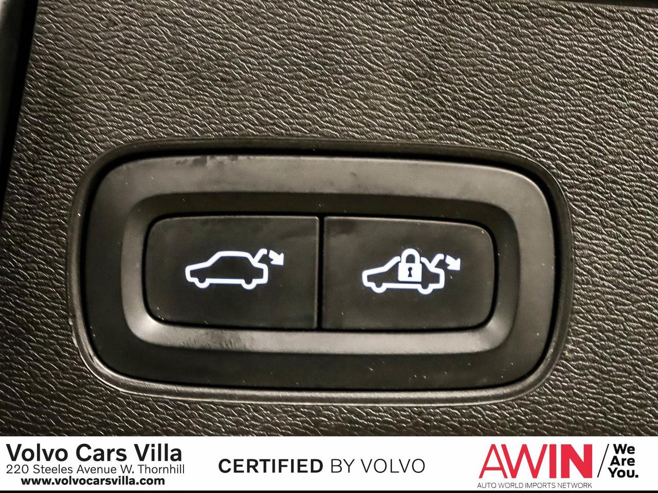 2021 Volvo XC60 T8 eAWD Inscription Expression Photo