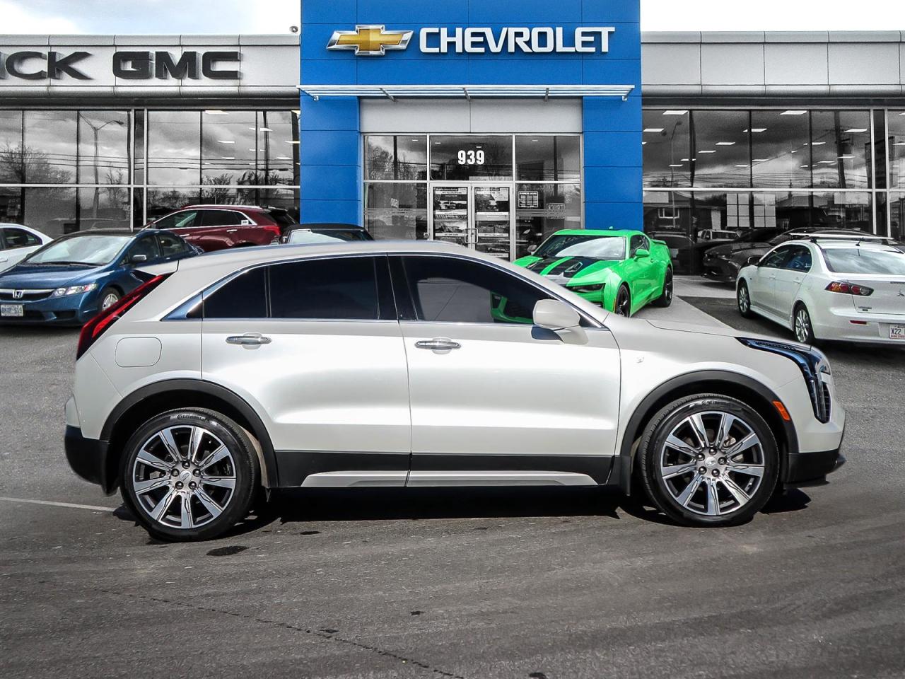 2019 Cadillac XT4 PREMIUM LUXURY AWD Photo3