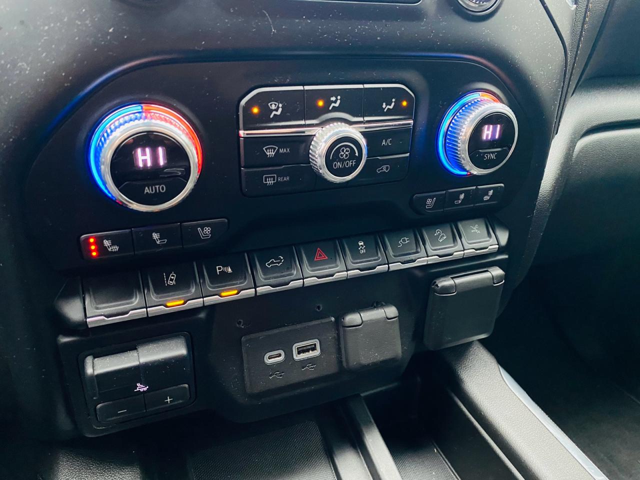 2022 GMC Sierra 2500 AT4 Photo