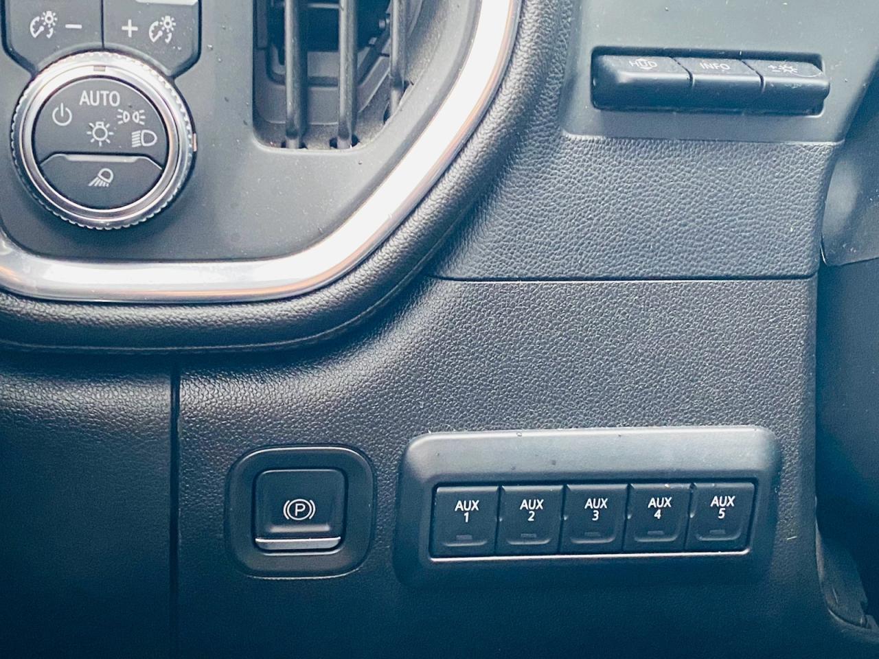 2022 GMC Sierra 2500 AT4 Photo