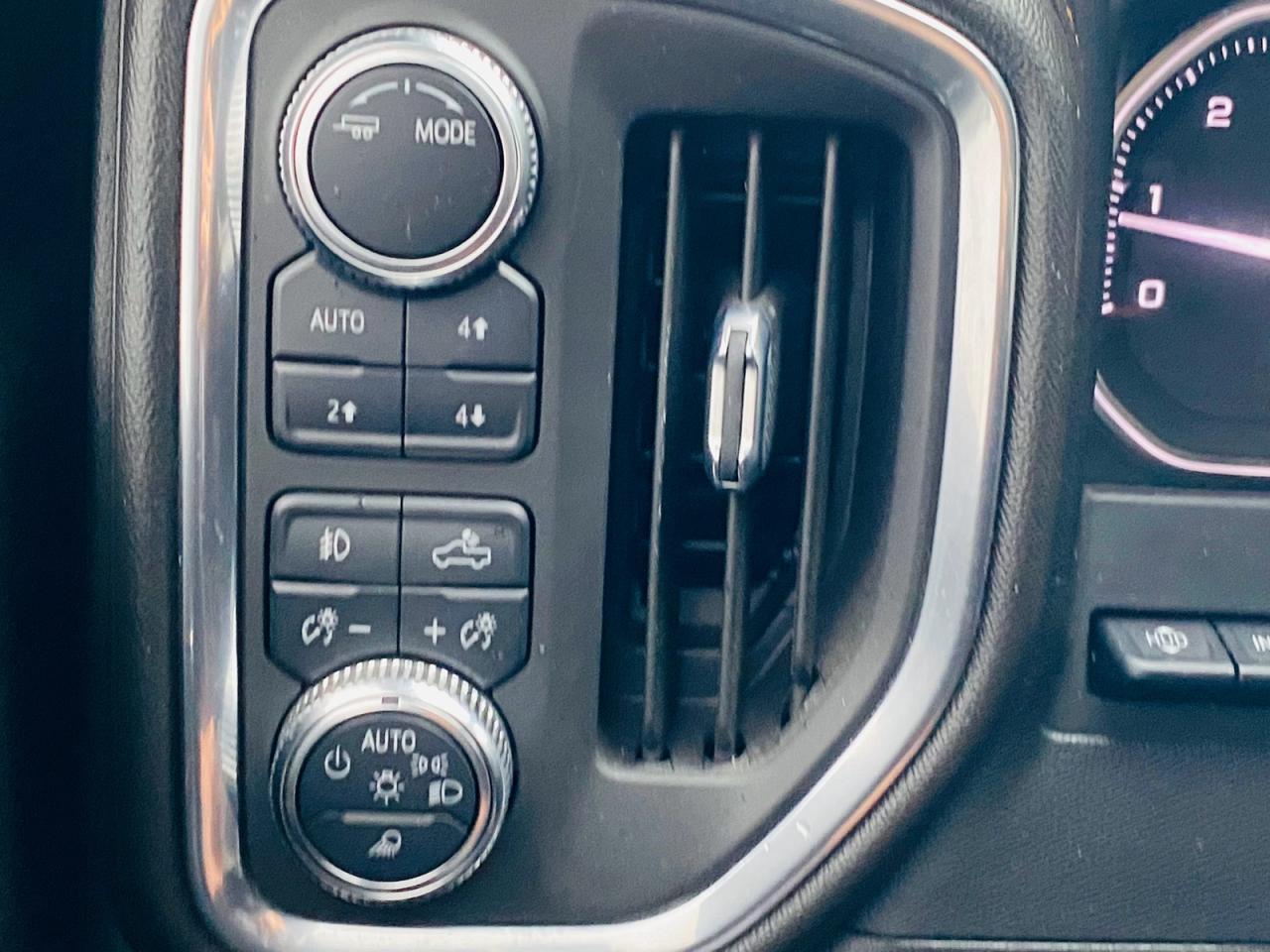 2022 GMC Sierra 2500 AT4 Photo