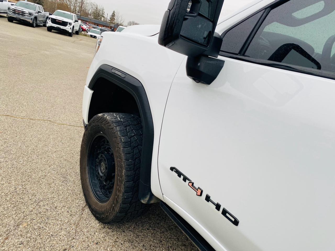 2022 GMC Sierra 2500 AT4 Photo