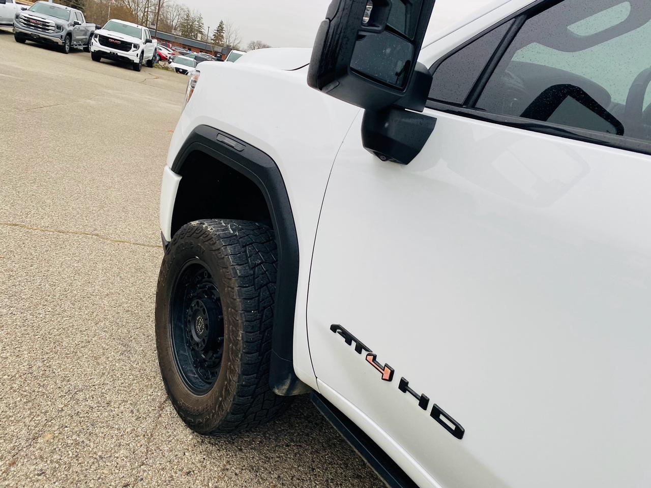 2022 GMC Sierra 2500 AT4 Photo