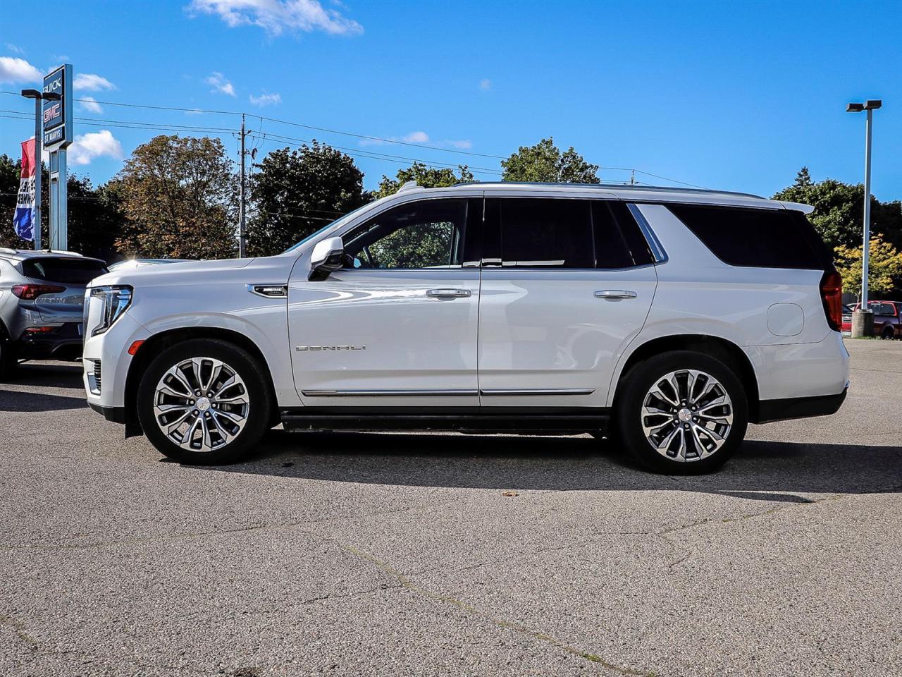 2021 GMC Yukon Base Photo4