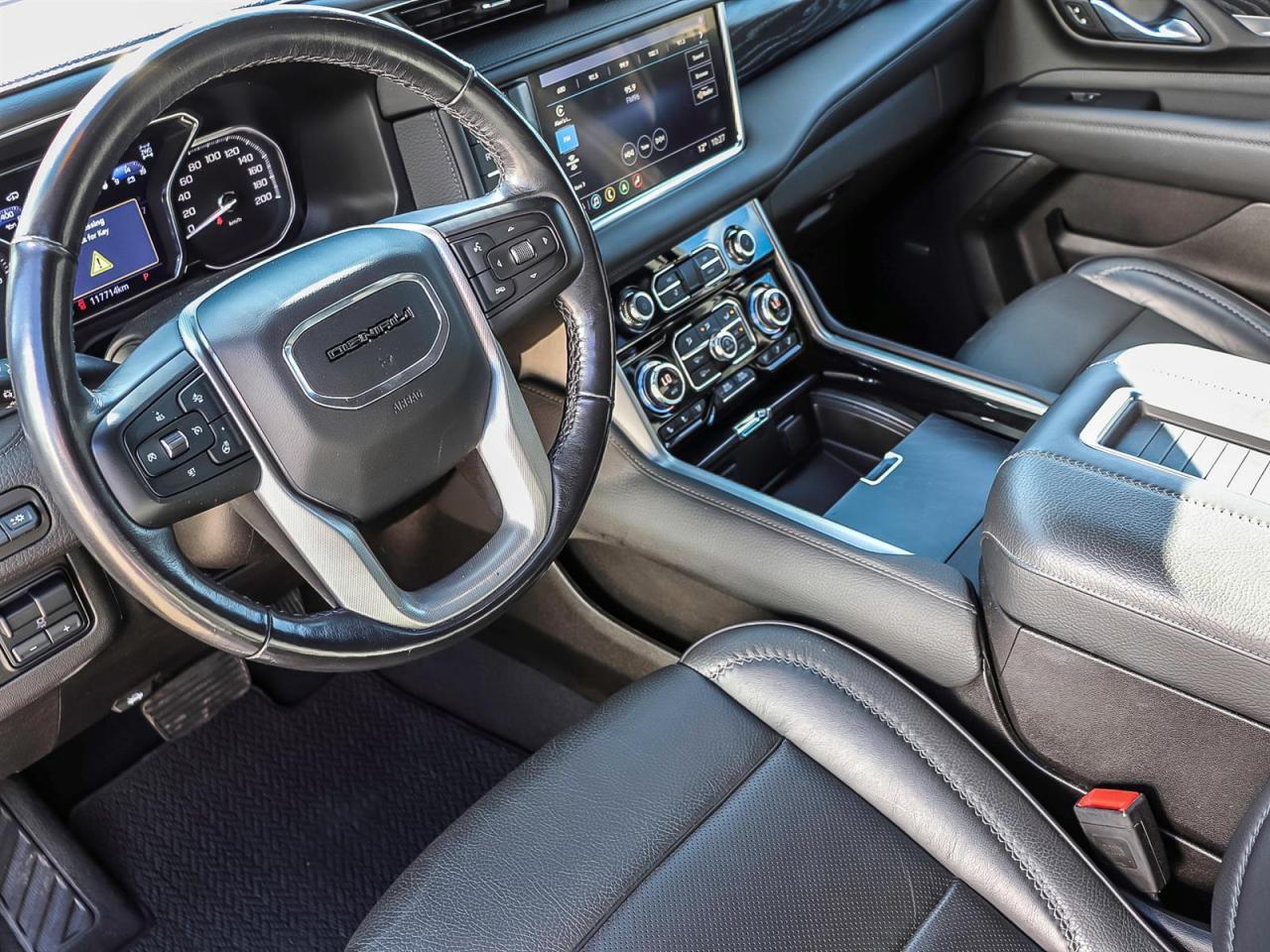 2021 GMC Yukon Base Photo