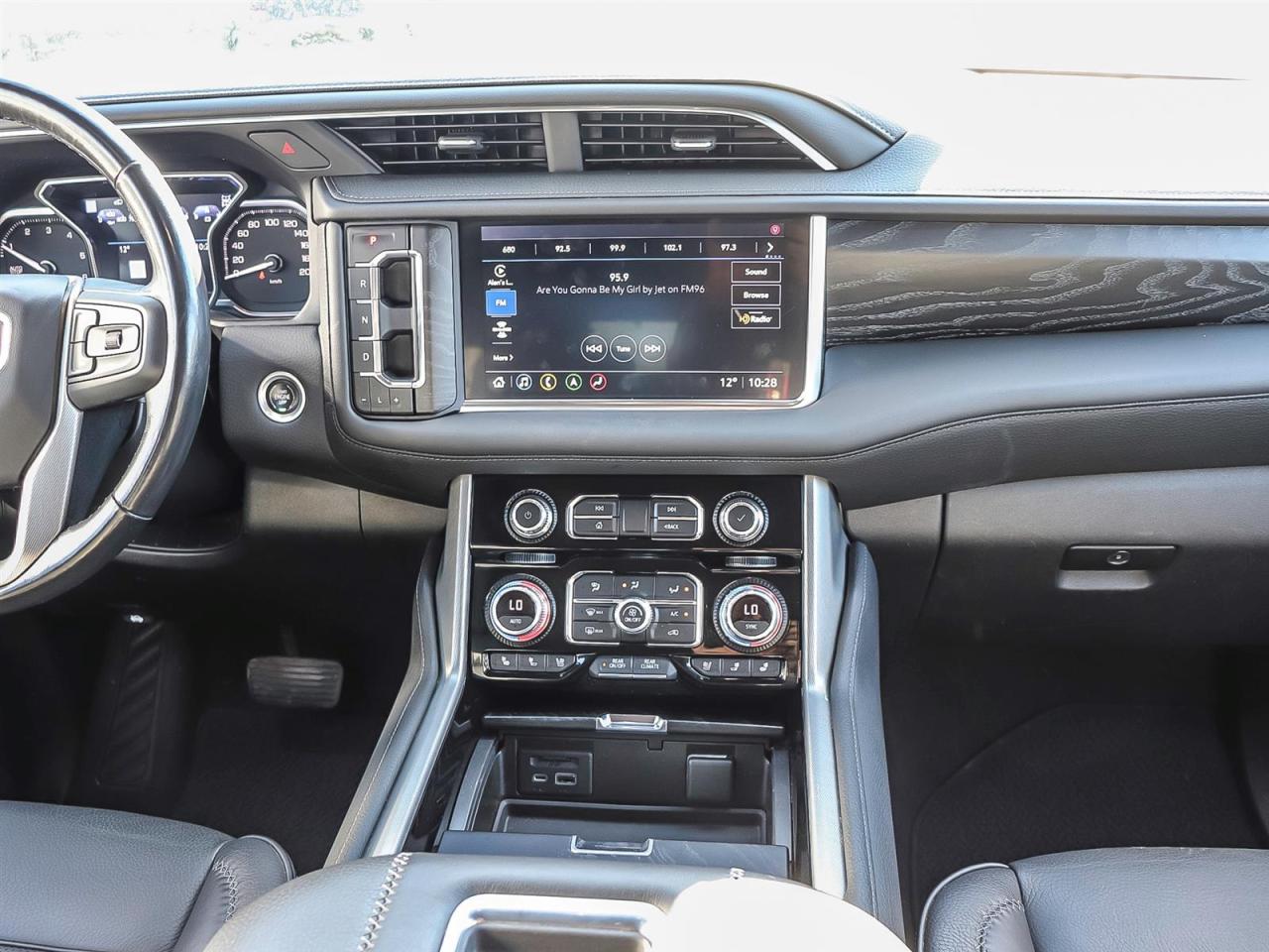 2021 GMC Yukon Base Photo