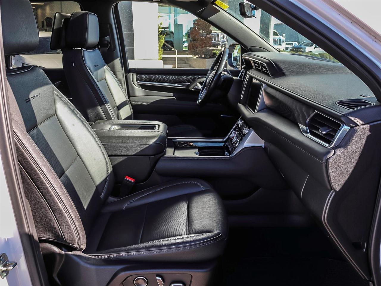 2021 GMC Yukon Base Photo