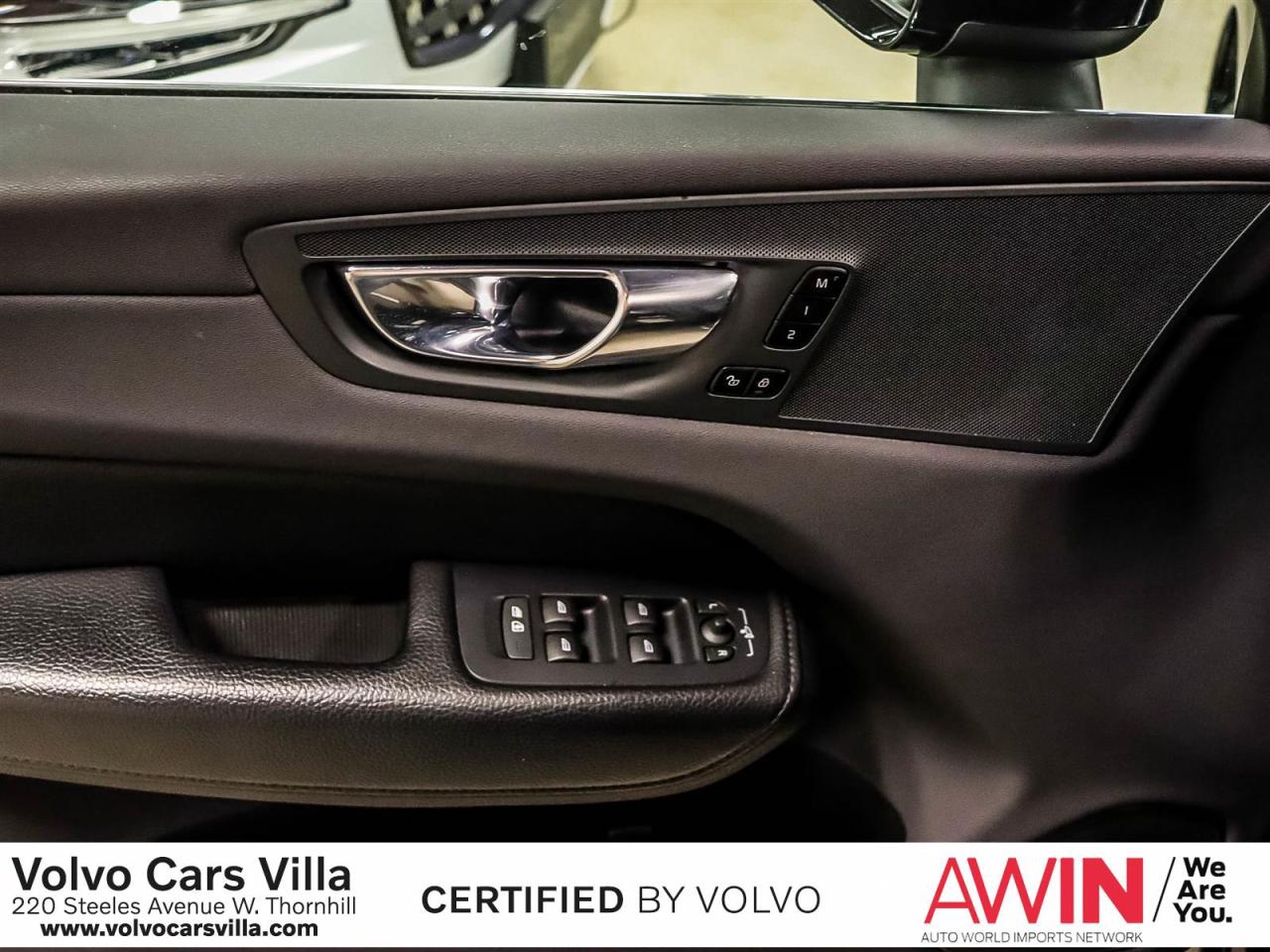 2021 Volvo XC60 T8 eAWD Inscription Expression Photo4