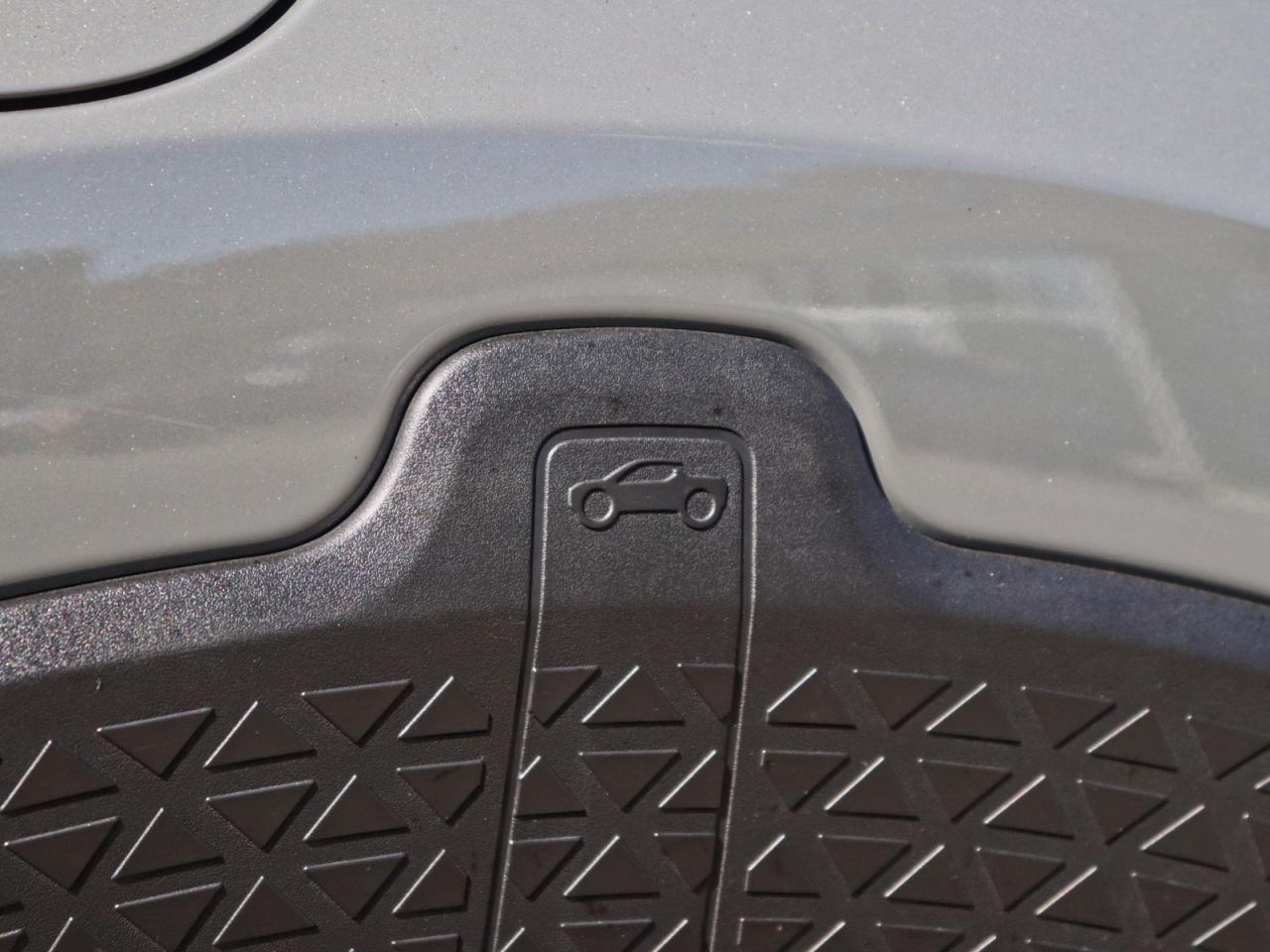 2022 Hyundai Santa Cruz Preferred - AWD | Heated Seats | 4.99% Finance Available Photo