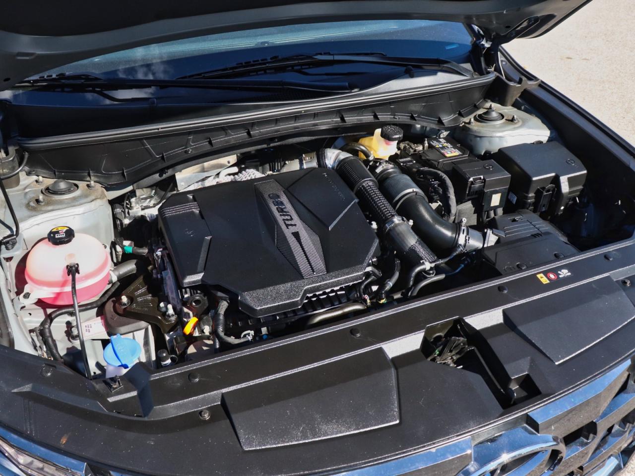 2022 Hyundai Santa Cruz Preferred - AWD | Heated Seats | 4.99% Finance Available Photo