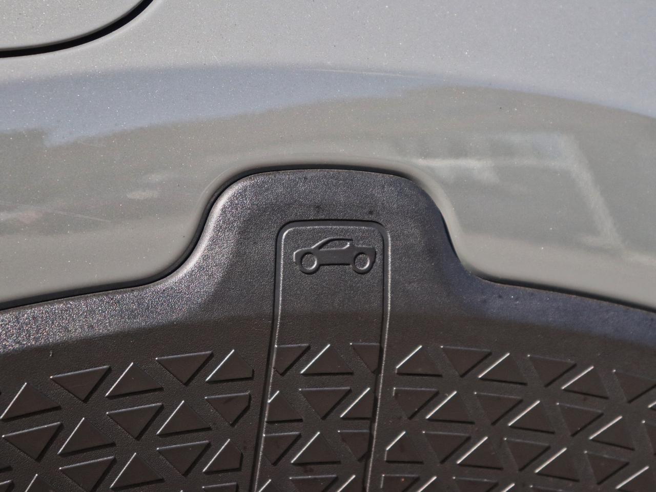 2022 Hyundai Santa Cruz Preferred - AWD | Heated Seats | 4.99% Finance Available Photo