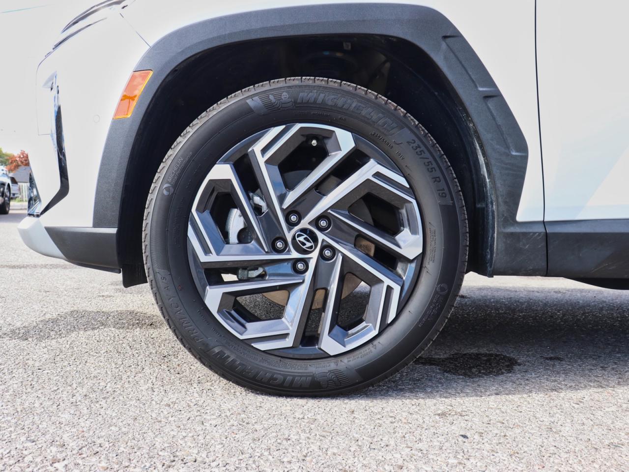 2025 Hyundai Tucson Hybrid Ultimate - Leather | Sunroof | No Accidents! Photo