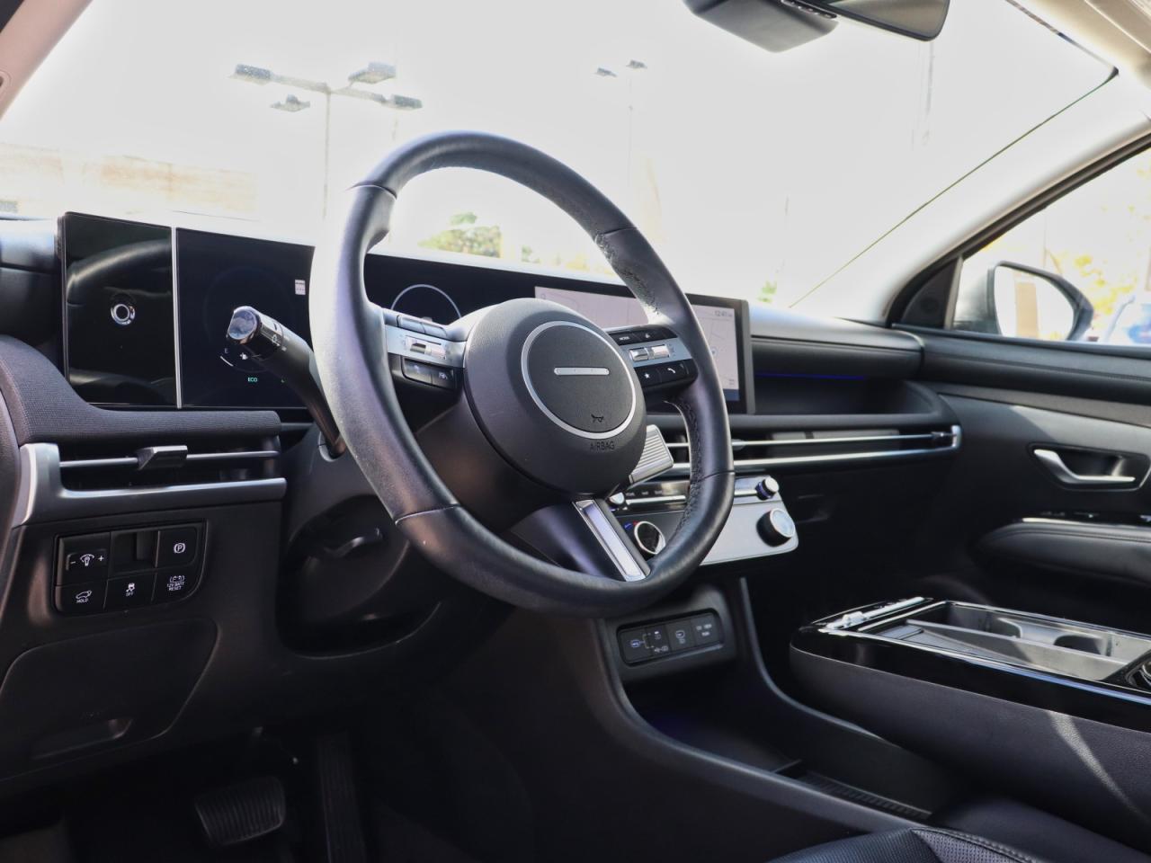 2025 Hyundai Tucson Hybrid Ultimate - Leather | Sunroof | No Accidents! Photo