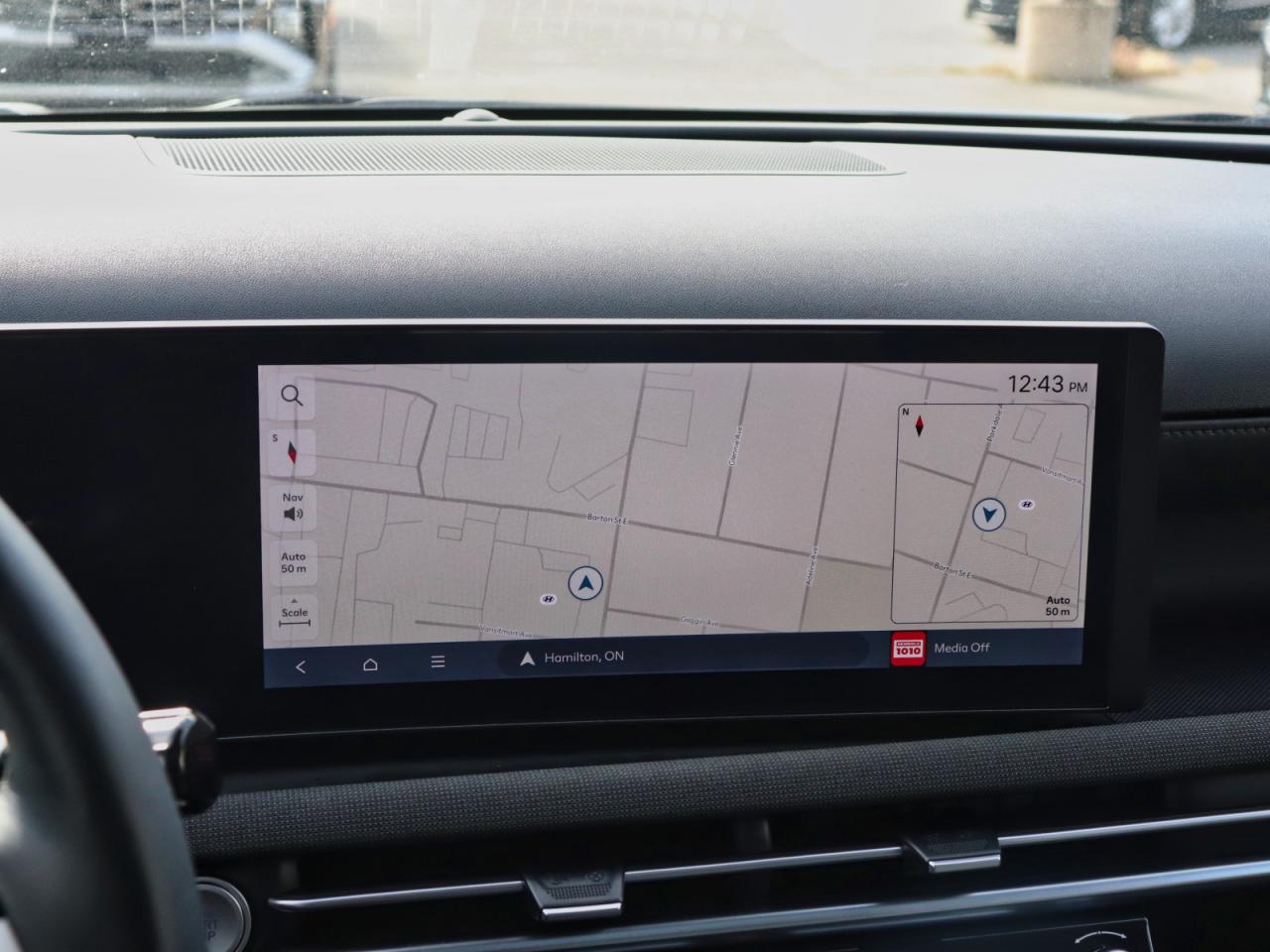 2025 Hyundai Tucson Hybrid Ultimate - Leather | Sunroof | No Accidents! Photo