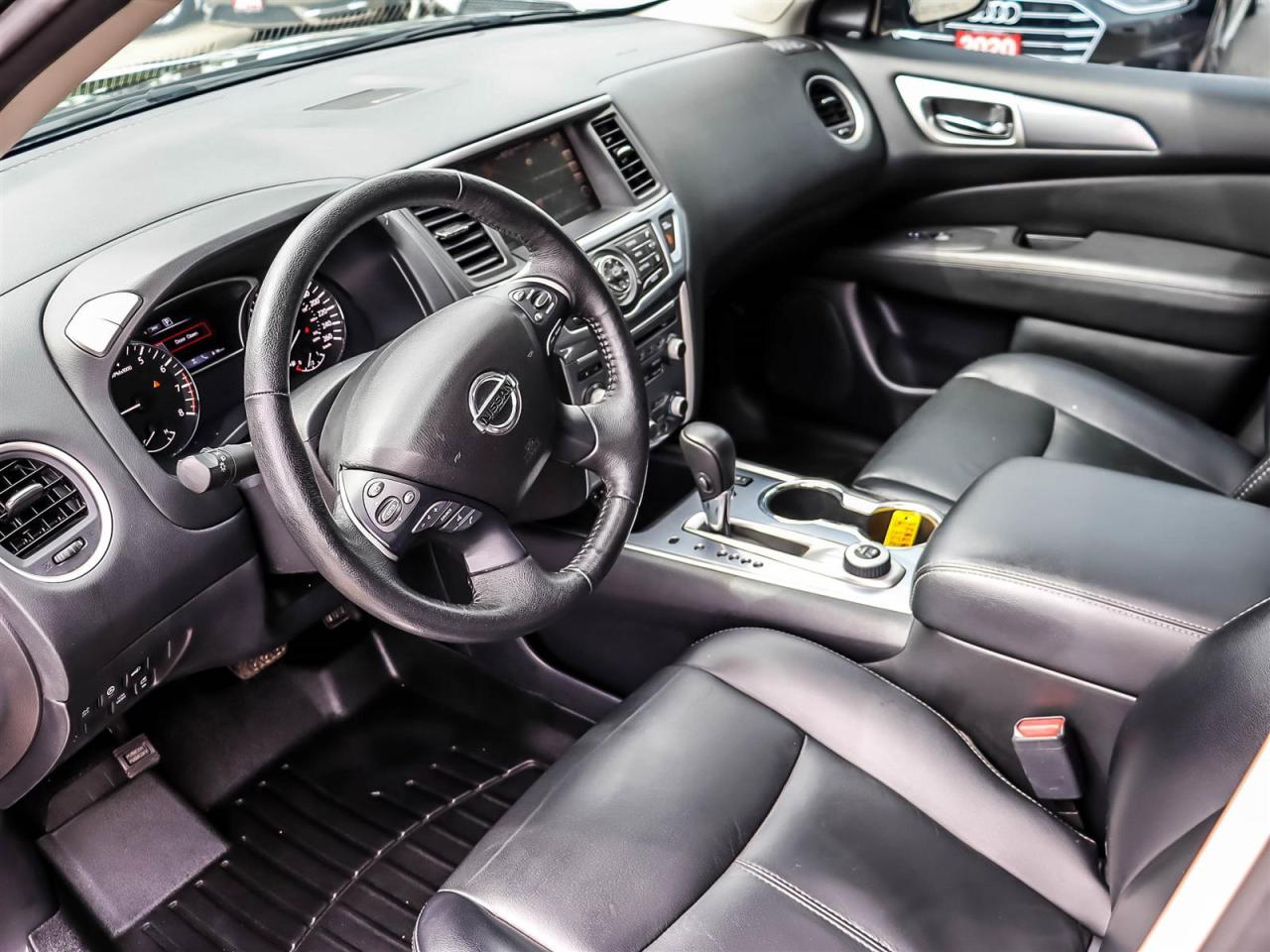 2018 Nissan Pathfinder Midnight Edition V6 4x4 at Photo