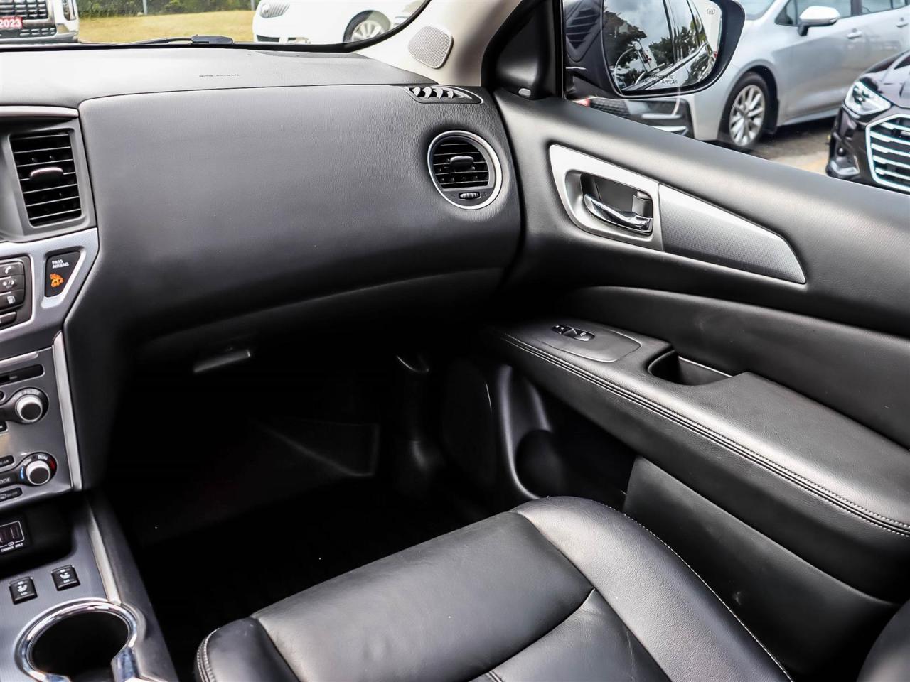 2018 Nissan Pathfinder Midnight Edition V6 4x4 at Photo