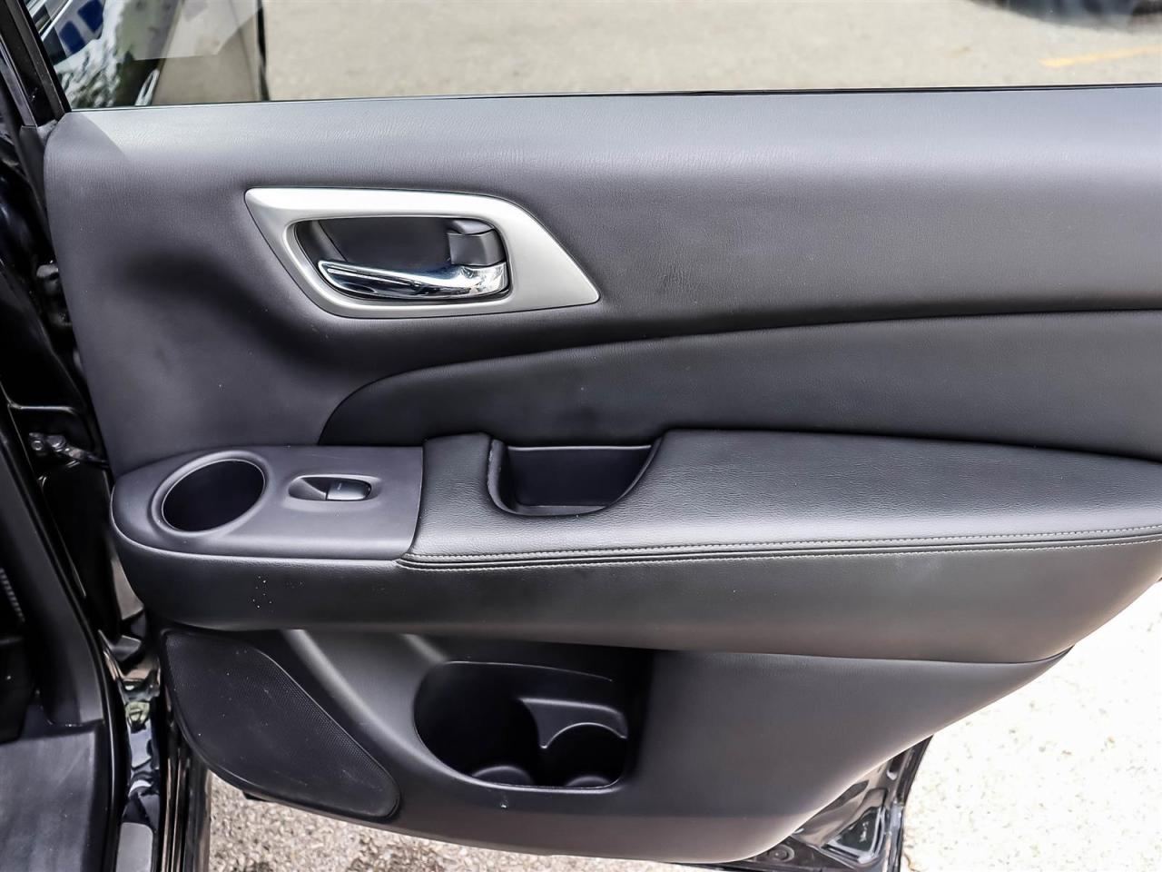 2018 Nissan Pathfinder Midnight Edition V6 4x4 at Photo