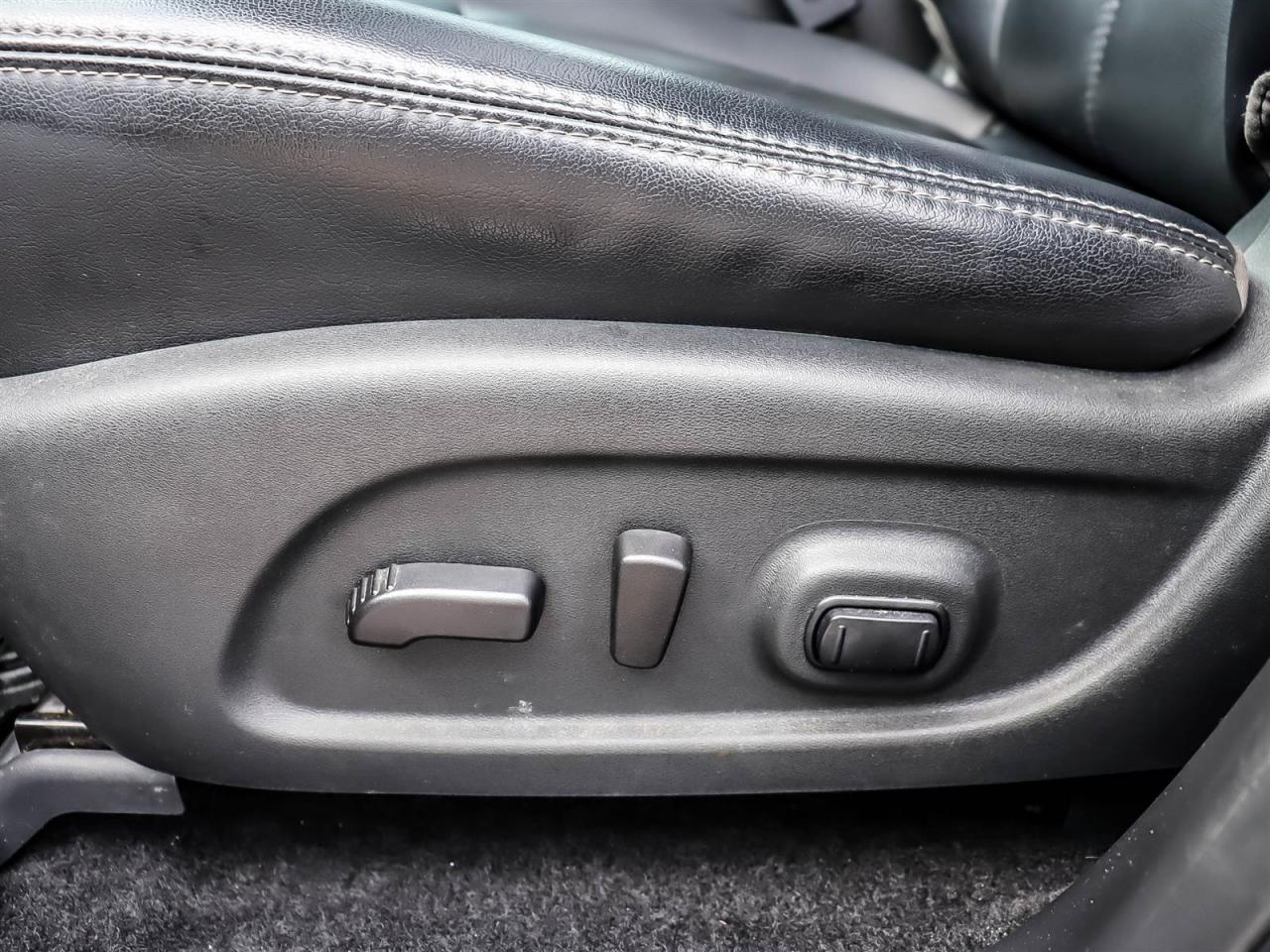 2018 Nissan Pathfinder Midnight Edition V6 4x4 at Photo