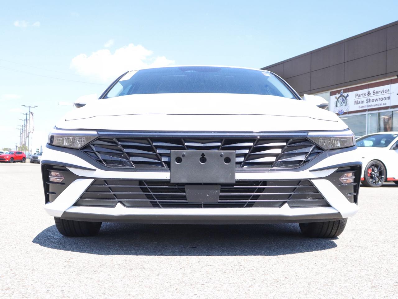 2025 Hyundai Elantra Luxury Photo