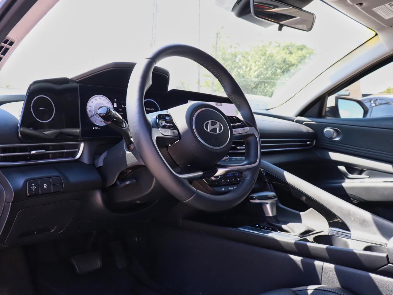 2025 Hyundai Elantra Luxury Photo