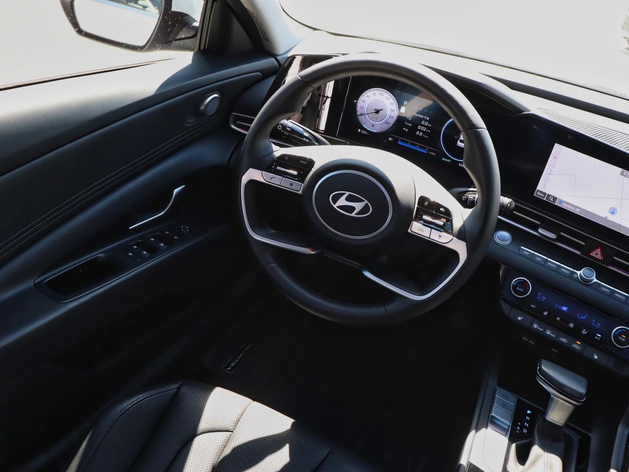 2025 Hyundai Elantra Luxury Photo