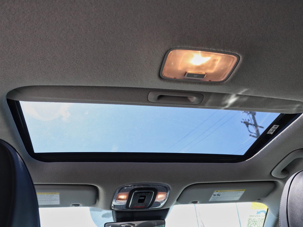 2025 Hyundai Elantra Luxury Photo