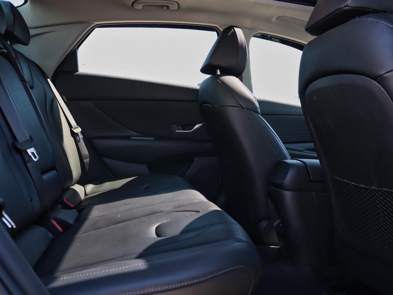 2025 Hyundai Elantra Luxury Photo