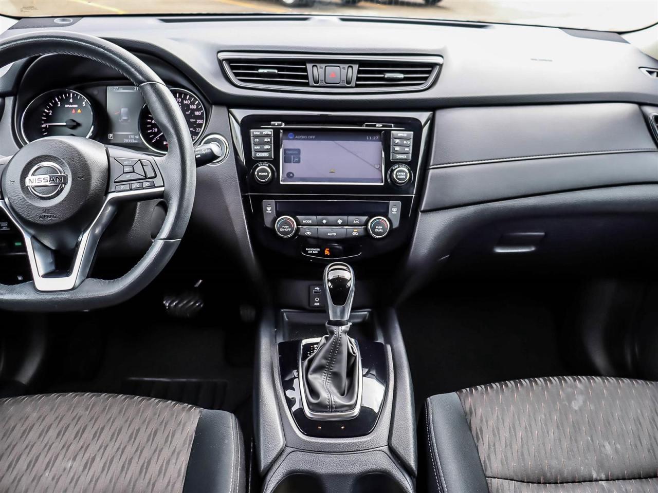 2017 Nissan Rogue SV AWD CVT Photo