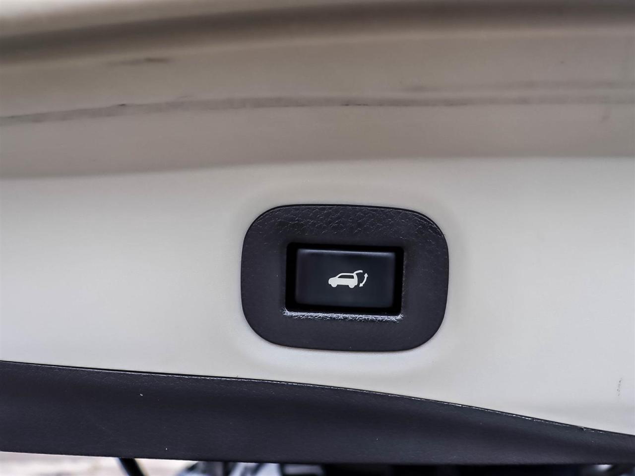 2017 Nissan Rogue SV AWD CVT Photo