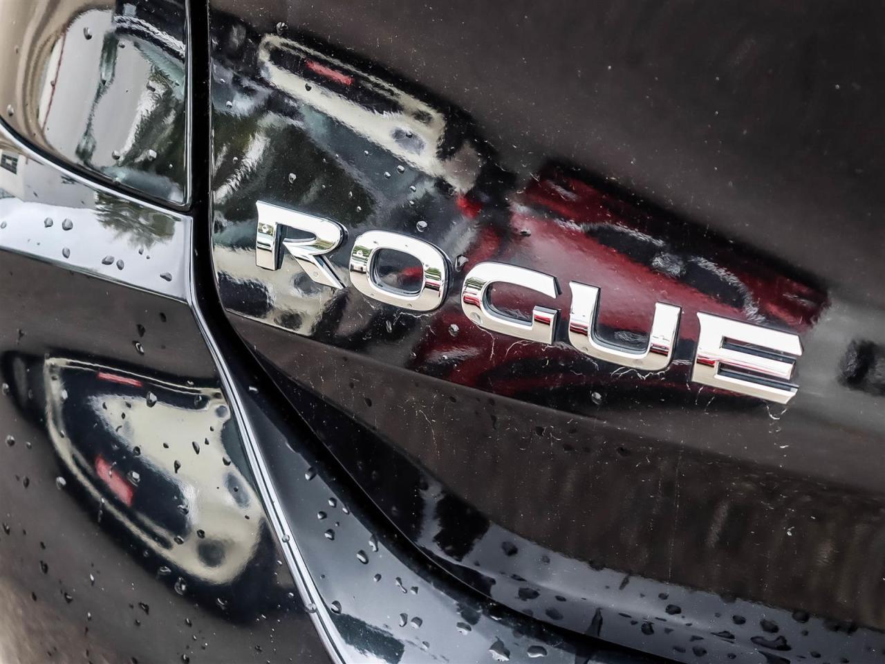 2017 Nissan Rogue SV AWD CVT Photo