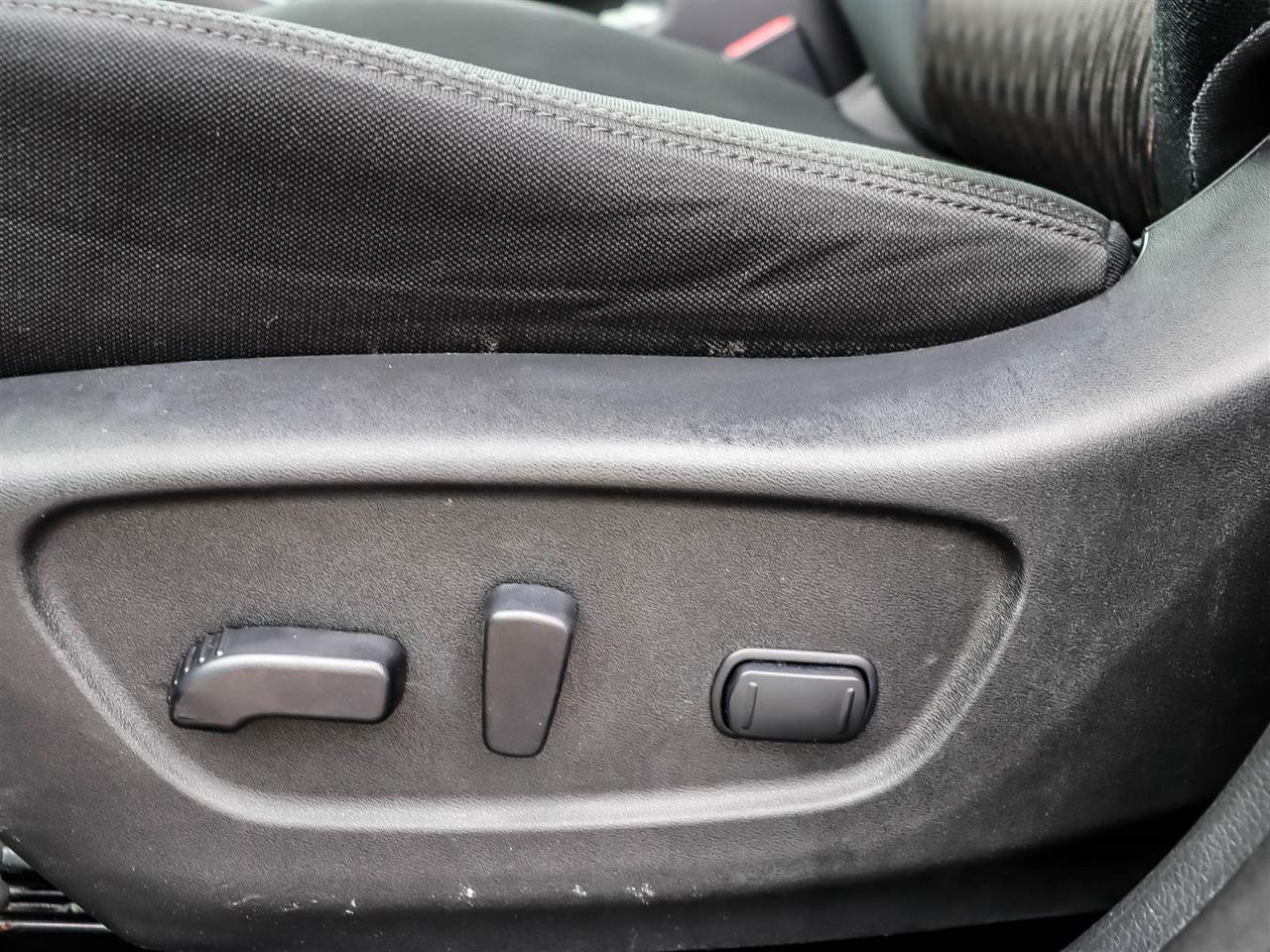 2017 Nissan Rogue SV AWD CVT Photo