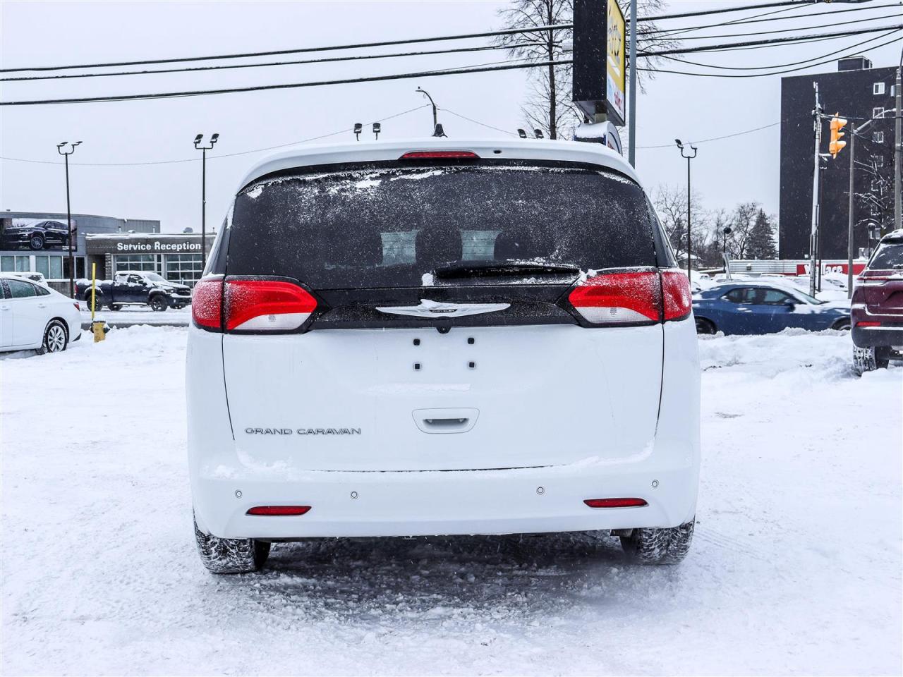 2024 Chrysler Grand Caravan  Photo3