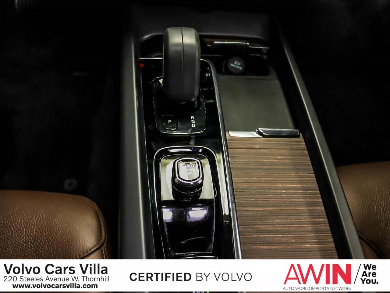 2022 Volvo XC60 B6 AWD Momentum Photo