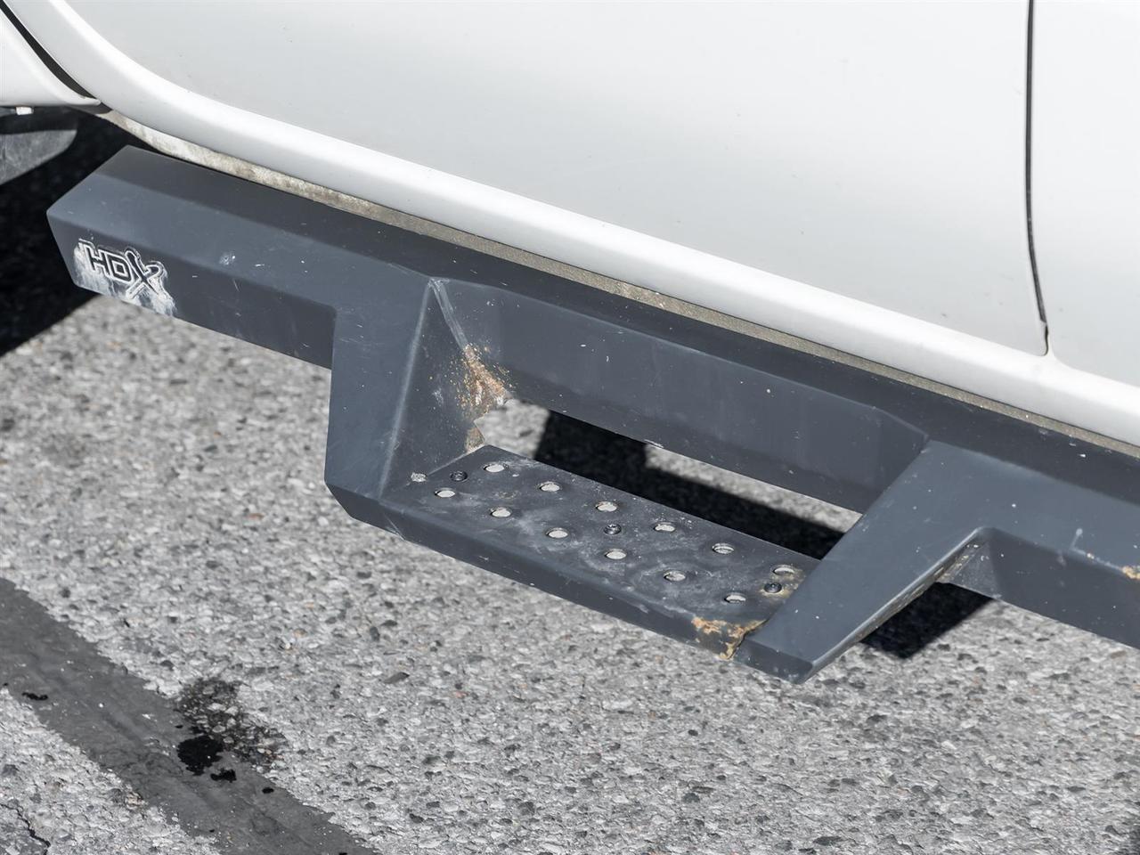 2023 Nissan Frontier PRO-4X - 4x4 =Wireless Charging Photo