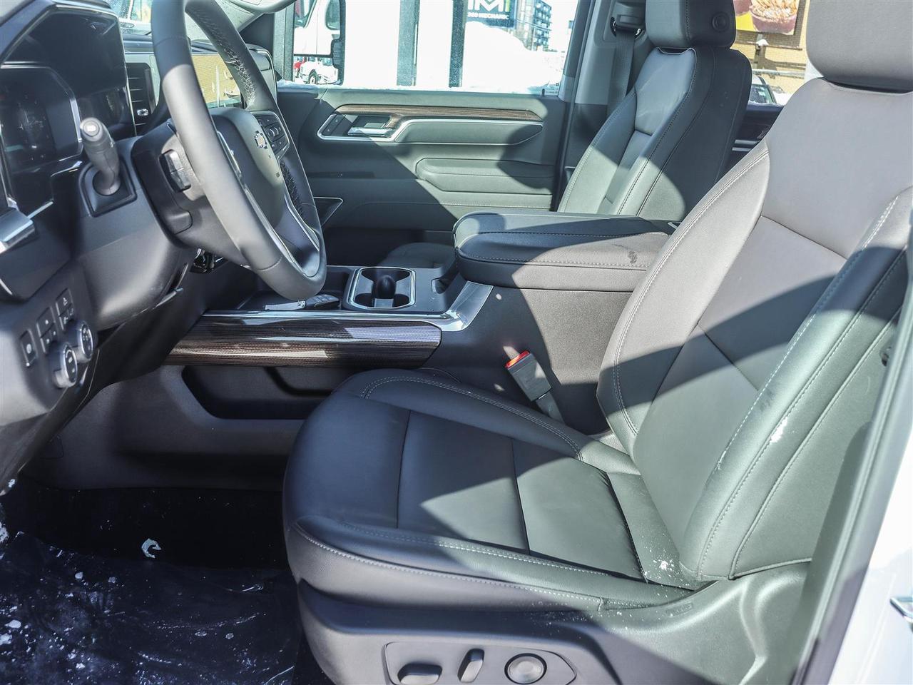 2026 Chevrolet Silverado 2500 LT w/Leather       *lease only brand new* Photo