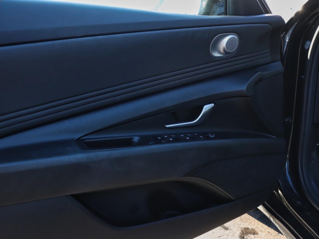 2022 Hyundai Elantra Preferred Photo