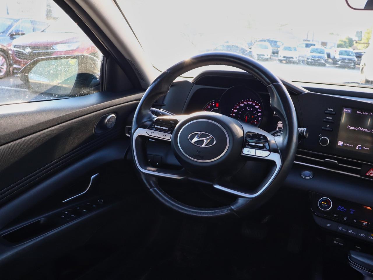2022 Hyundai Elantra Preferred Photo