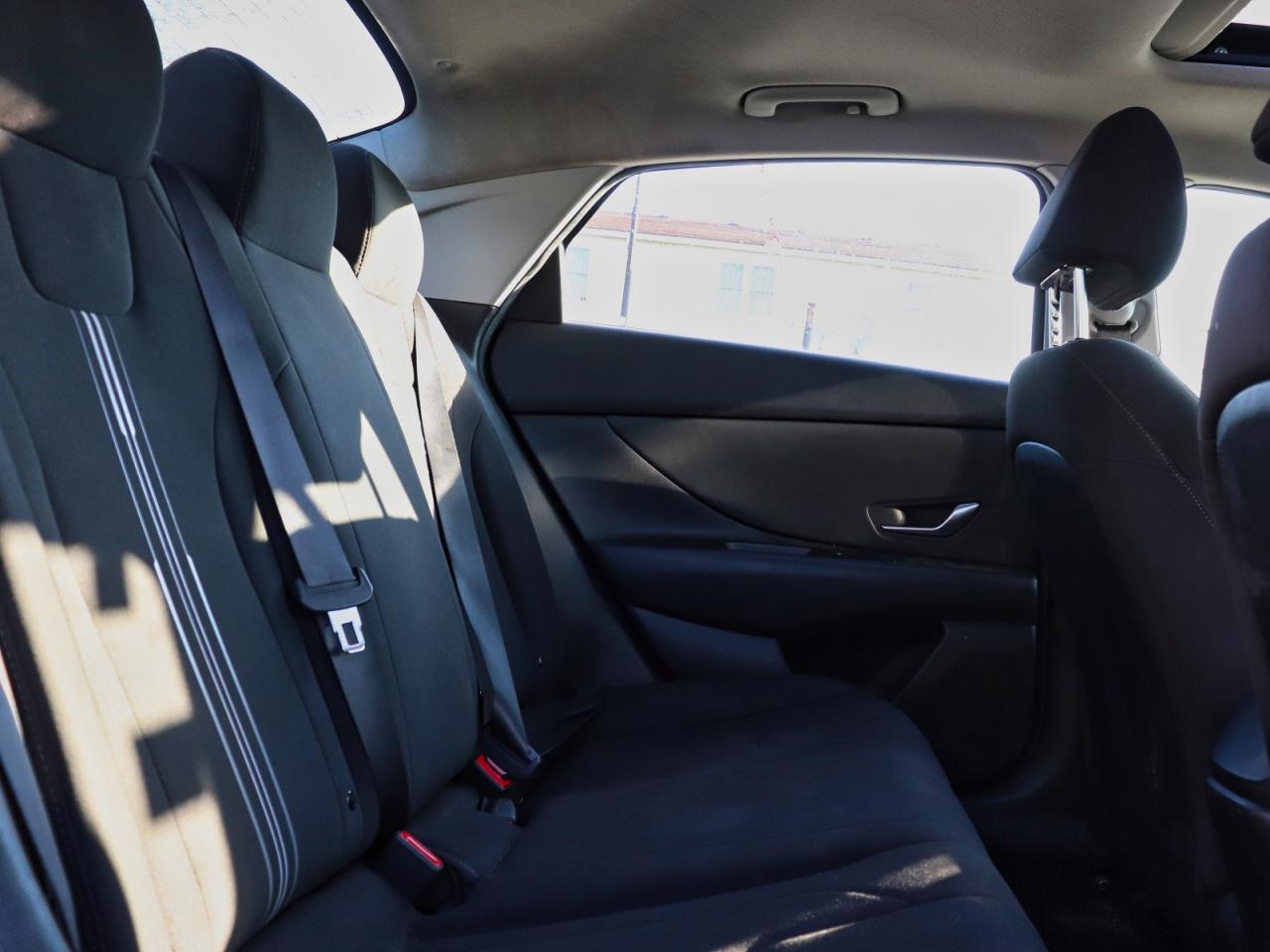 2022 Hyundai Elantra Preferred Photo