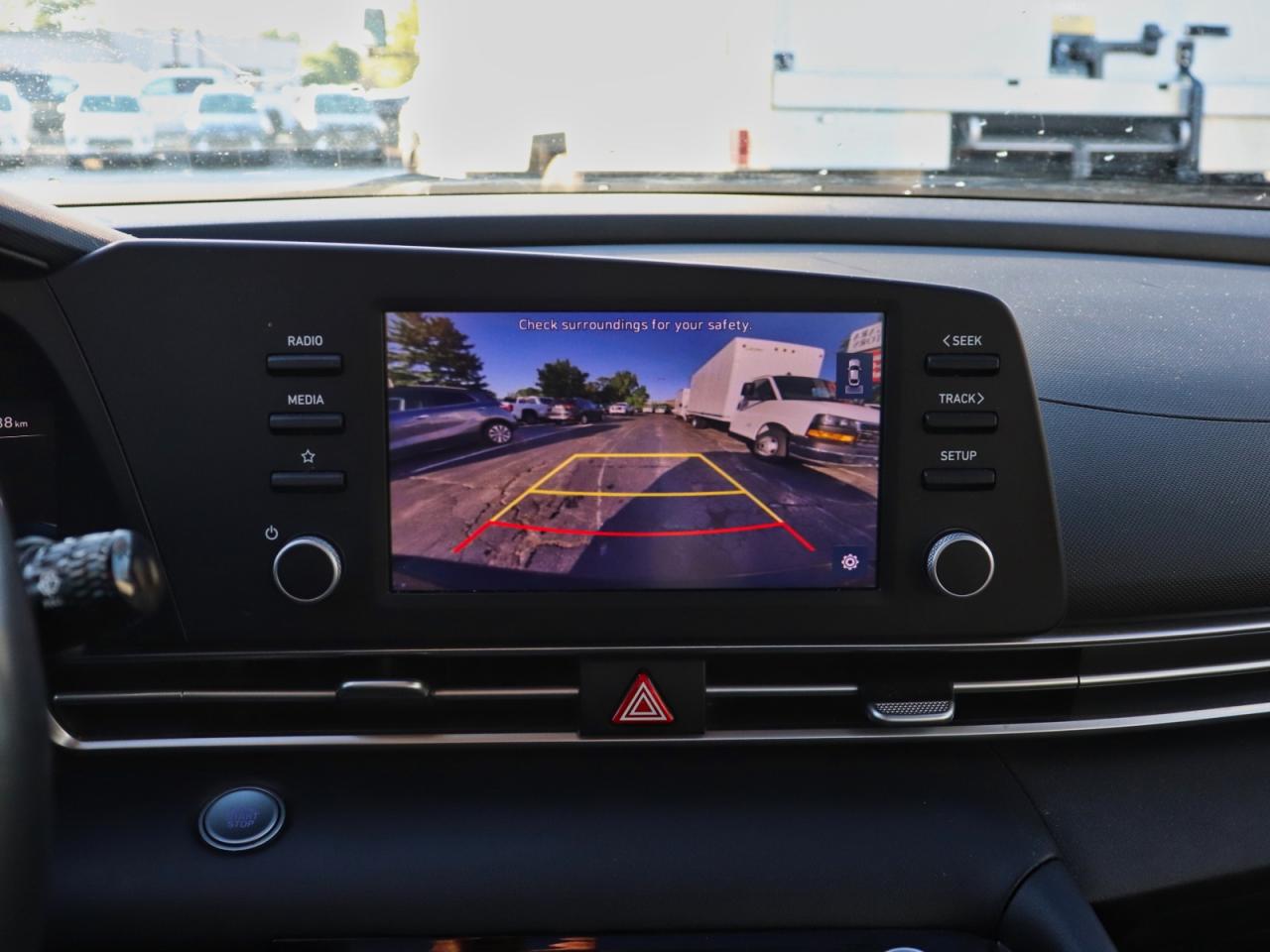 2022 Hyundai Elantra Preferred Photo