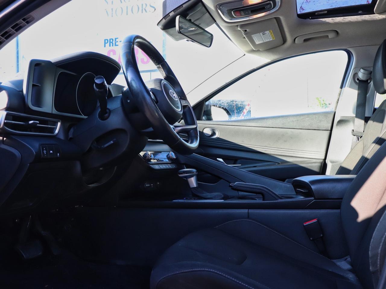 2022 Hyundai Elantra Preferred Photo