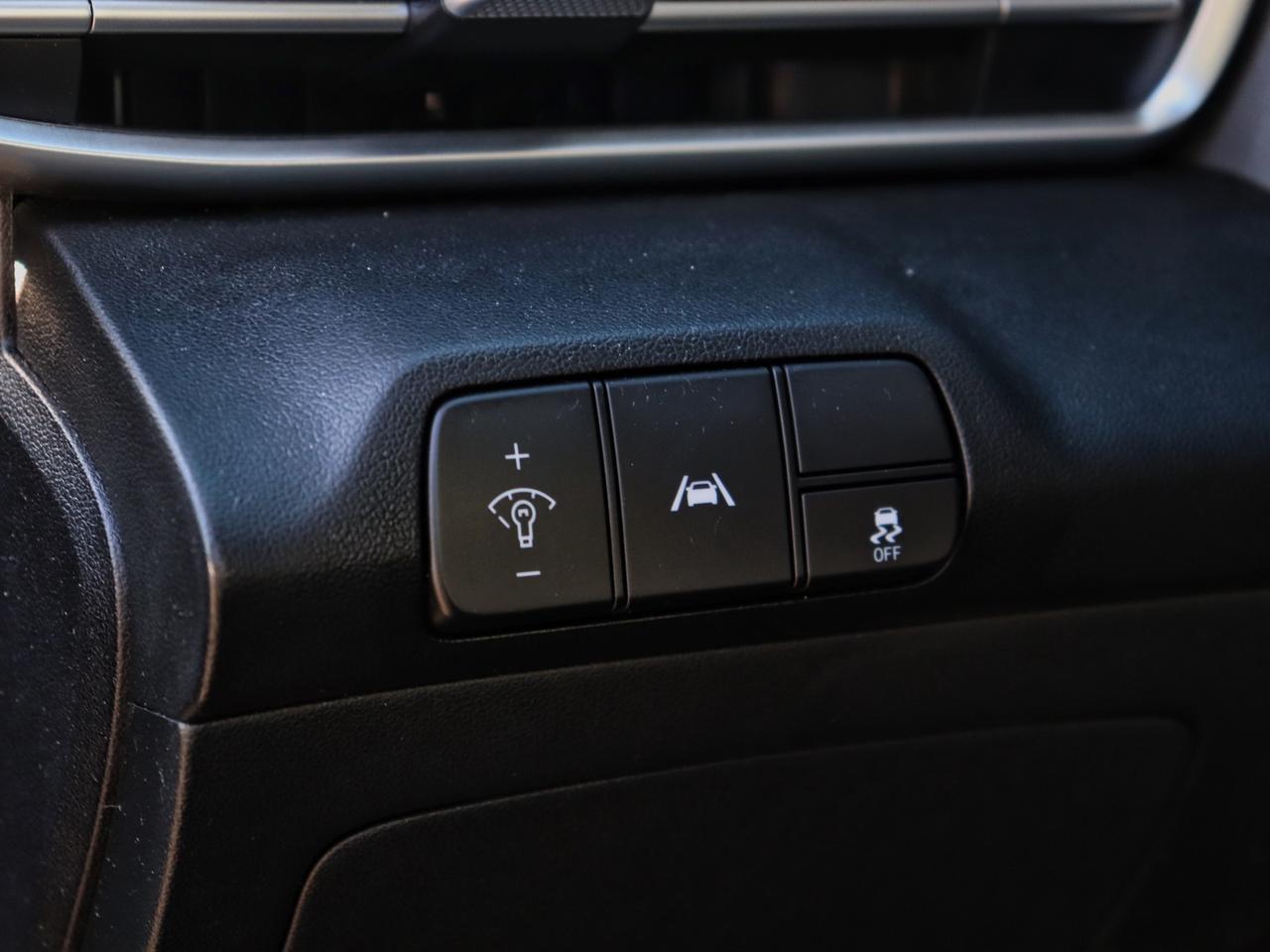 2022 Hyundai Elantra Preferred Photo