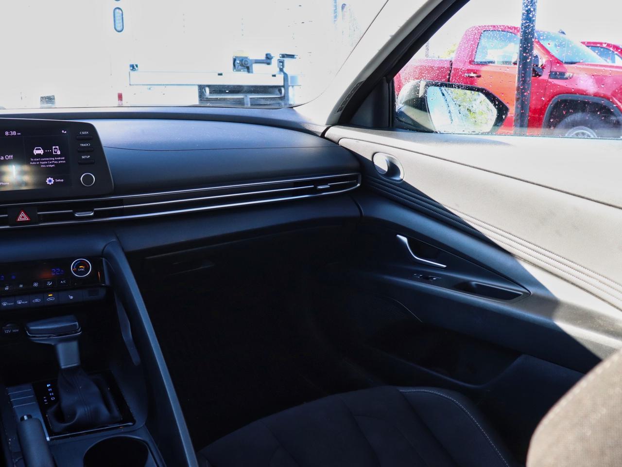 2022 Hyundai Elantra Preferred Photo